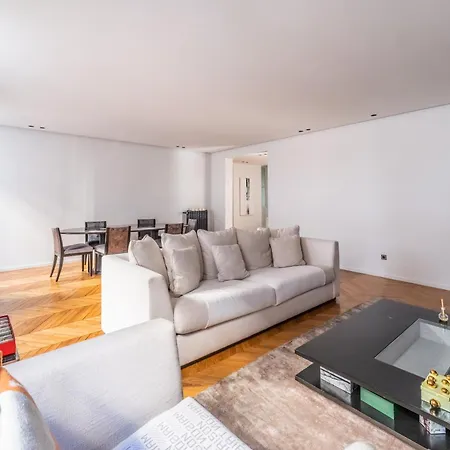 Amazing 2bdr/6pax Next To Champs Elysees Lägenhet