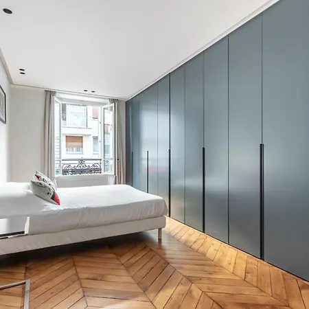 Lägenhet Amazing 2bdr/6pax Next To Champs Elysees Paris