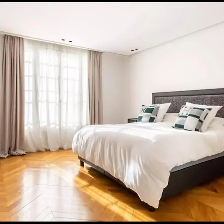 Amazing apartment 2BDR/6PAX next to Champs Elysées Appartement *