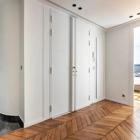Amazing 2bdr/6pax Next To Champs Elysées Apartamento París
